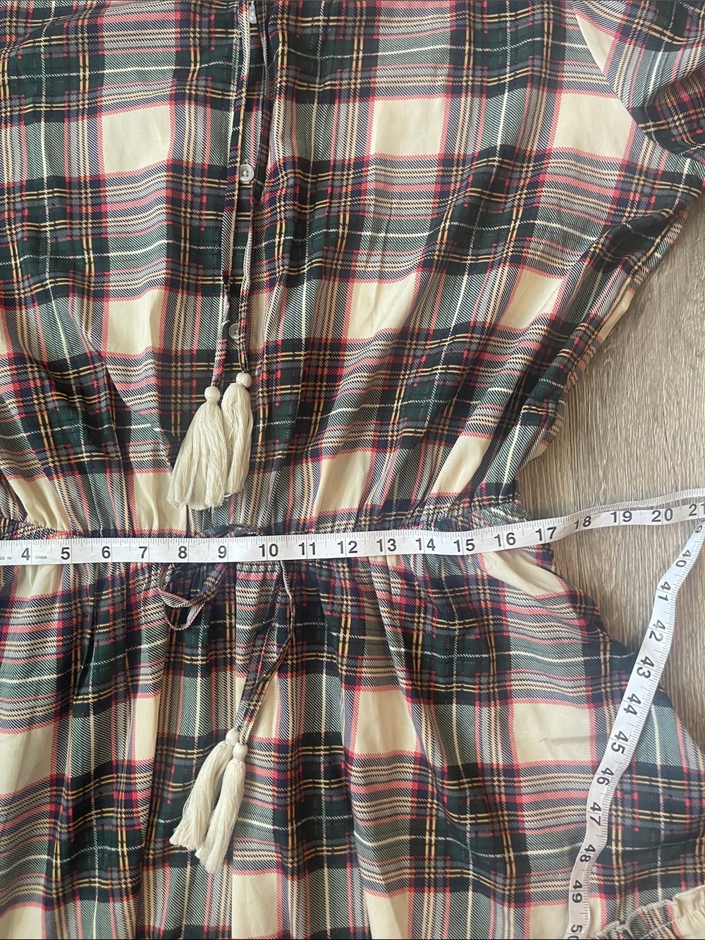 Simply Southern Plaid dress in Cream, Green & Red tassel
Drawstring waist - Picture 4 of 6